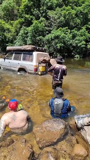 Pascoe River Crossing on The Frenchmans Track 🌴💧