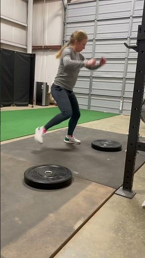 Lateral bounding hops for plyometric training