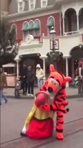 What Happens If A Disney Character’s Head Falls Off | Disney Experts Sharing Disney Facts #disney
