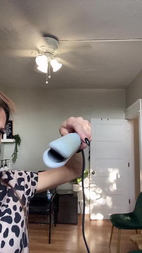 Let’s go BIG today! Using the @voloom endless waver #hairtutorial #hairtok #hairstyles #curlingtutorial #hair #PerfectMarcJacobs #hairstylist