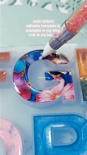 letter template is available in my Etsy. link in my bio 🫰 #resin #resinart #resincrafts #diy #art