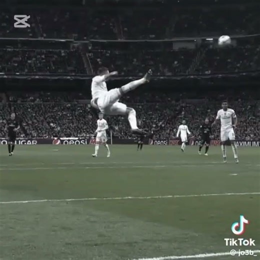 تخيل شجرة بيه اوراق 💔😕 #اهميه #football #edit #اعتني #المراه