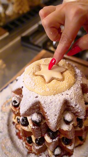 This Pandoro Tree is JUST GORGEOUS - just like YOU ✨ Buon Natale 🎄 | The Pasta Queen