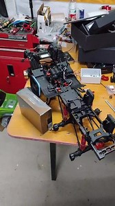 车友的KM6开始升级，ht750全防水舵机，开山斧3300！全地形胎！#改装 #巴博斯6x6 #越野 #模型