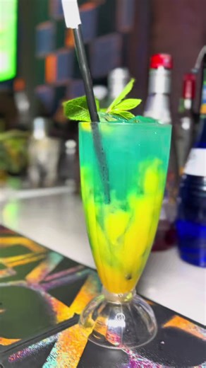 Crafted to Perfection: Watch our mixologists turn every pour into a masterpiece at the Al Capone Cocktail Bar.#LegendaryVibes #AlCaponeNights #AlCapone