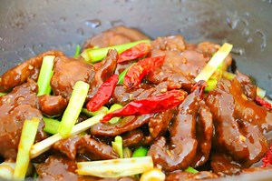 CiCi Li - 25-Min Mongolian Beef Recipe