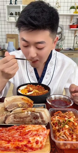 This pork belly isn't greasy at all with spicy kimchi Ultimate Pork Menu (Part2).... #asmr #mukbang