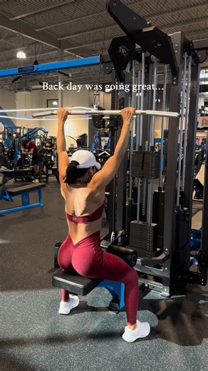 One rep away from flying away 🪽😂 @bombshellsportswear #backday #elvirafitgoals #gymhumor #gymlife #fitgirl #backday #gymhumor #latpulldown #gymfails #fitmom #stronggirls #gymfunny #fitnessreel #girlswholift #hilarious #fitnesshumor | Elvira - Strength Training for Women