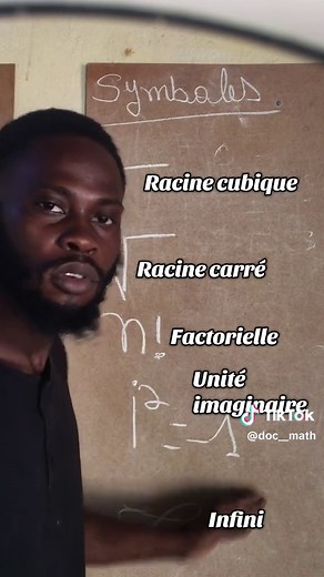 Comprendre les symboles mathématiques : Racines et Factorielles