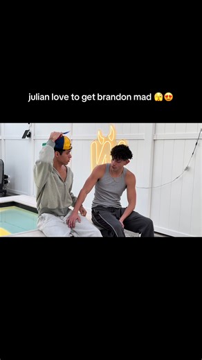 brandonandjulianclips (@brandonandjulianclips)’s video of julian and brandon