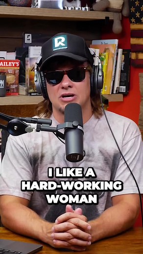 “Turn off for me, cant swim” 💀 #theovon #theovonclips #theovonmoments #podcast