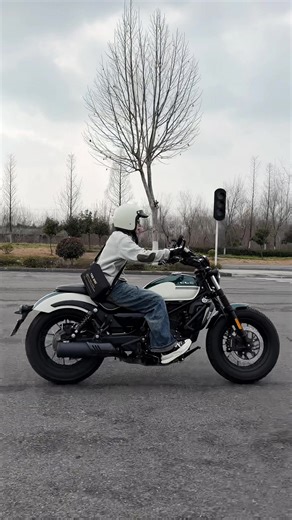 The Beauty of Girls and Motorcycles