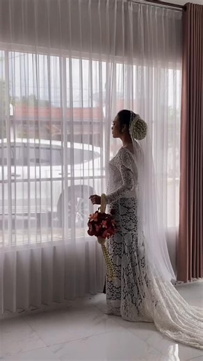 Java Busana by Java Ayu on Instagram: "Akad look impian? Kami siap nemenin hari sucimu. 🤍 info sewa kebaya; 0812-1243-0955 📍 Karangasem, Laweyan, Surakarta #kebayaakad #sewakebayasolo"