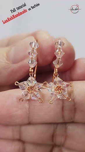 Flower earrings - Free tutorial here https://youtu.be/ikNiwA3V5v8 | Lan Anh Handmade