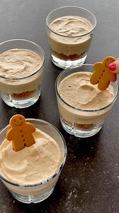 106K views · 401 reactions | Kahlua cheesecake i glas 癩 Den nemmeste dessert i glas (uden husblas), som er perfekt til julefrokost og nytår Opskrift i kommentarfeltet. | Maden i mit Liv | Facebook