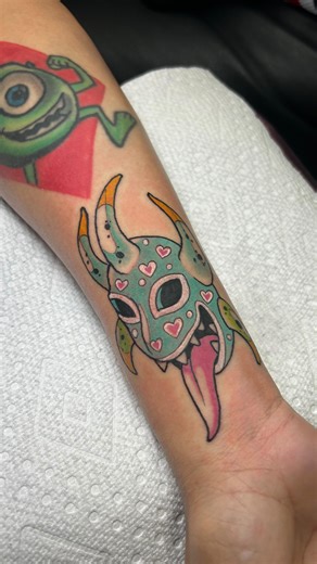 Niky | Disney | Horror | Universal | Orlando, Florida on Instagram: "@tattoosbyhermit is explaining the color wheel of the tattoo to see if I agree in the color plan. #tatuajesentiktok #tattoos Last Tattoo of the year. If you feel there’s familiarity is because we know each other since middle school. At this point he has tattooed my whole family and my mom wants to match with us too in her next trip. #tattoosbyhermit"