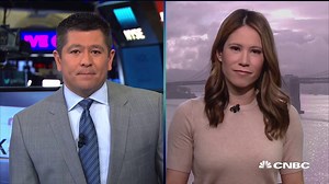 Former Apple exec Angela Ahrendts joins Airbnb's board