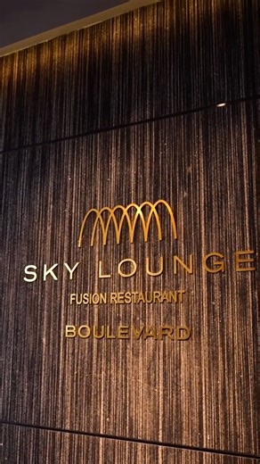 Sky Lounge Boulevard on Instagram‎: "⁨ ⁨ ⁨ ⁨ شام وناهارهای کاری، جایی فراتر از یک قرار معمولی. رستوران Sky Lounge Boulevard در طبقه ۱۴ هتل اسپیناس بلوار کشاورز تهران، با فضایی لوکس و آرامش‌بخش، انتخابی ایده‌آل برای جلسات کاری و ناهارهای شرکتی است. در قلب تهران، با چشم‌اندازی زیبا، دسترسی عالی و محیطی که تمرکز و کیفیت را هم‌زمان فراهم می‌کند. 📍 هتل اسپیناس اینترنشنال، بلوار کشاورز، تهران رزرو: ☎️ ۰۲۱۸۳۸۴۴ (داخلی ۳۷۰) 📱 واتساپ: ۰۹۹۳۸۷۵۴۶۶۳ اینستاگرام: ‪‪‪‪@skyloungetehranboulevard‬‬‬‬ #SkyLounge