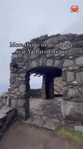 Renee Anderson on Instagram: "Cape Perpetua Scenic Area offers breathtaking panoramic views of the Oregon coast. This is the highest viewpoint on the Oregon Coast (accessible by car) the rock lookout is so cool! There are lots of hiking trails here as well as in interpretive Center nearby that can help you look for whales and learn about the tides, also- a book store! Devil’s Churn is a dramatic, narrow inlet where the ocean crashes against the rocks. The power of the waves is mesmerizing, but i