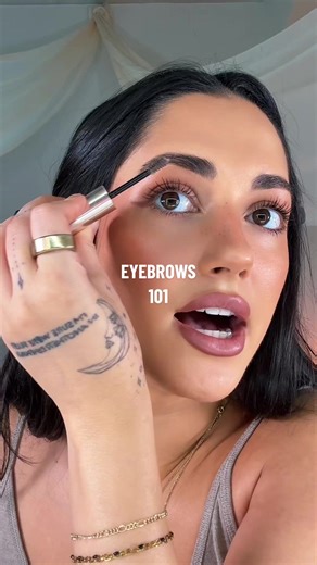 Eyebrows 101: Achieve Natural Looking Brows
