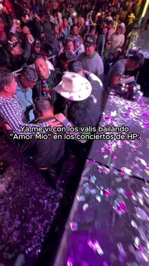 ¡Ya saben que con los valis la fiesta no para! 🤠🔥 No hay nada como ese momento donde suena