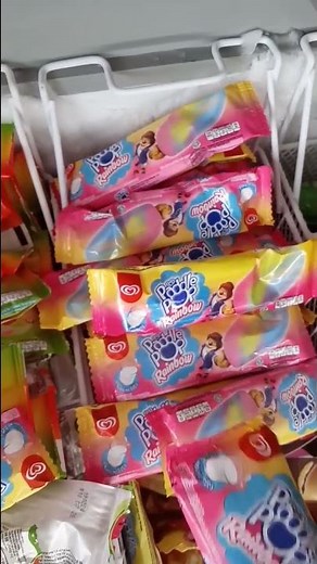 Unboxing Paddle Pop Rainbow Wall's Ice Cream - Es Krim Pelangi Rasanya Enak dan Segar