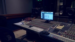 Studio sound. Analog mixing console. Cable switching. Sound engineer. Sequencer. Acoustic system. Massivars Recording Studio in Italy Milano 12.2022