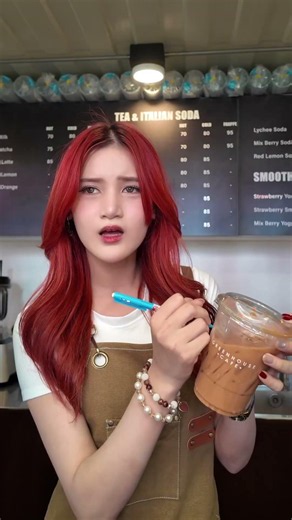 👩🏻‍🦰 : คุณลูกค้าชื่ออะไรคะ? 👩🏻 : แมงปอค่ะ 👩🏻‍🦰 : ลองชาชักไปดื่มมั้ยคะ #THXREALM #THXการละคร