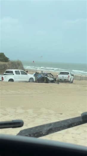 Auxilio Suburbano on Instagram: "Nosotros también nos sumamos al Black Friday: 3x1😅 Hilux, UTV y Ranger… todos afuera🫡 #toyota #hilux #ranger #utv #blackfriday"