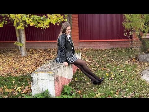 Shoeplay in Stiletto High Heels, Shoe Dangling, Shoeplay, Tired Feet, Feet Play with Heels (# 1336)