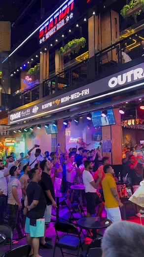 🏆 Did you know Vietnam is a sports-loving nation?🏅🇻🇳 Check out the vibrant victory celebrations on Bui Vien Walking Street in Ho Chi Minh City! Sports truly connect millions of hearts. Have you experienced the wild energy of this iconic street yet? 🌟🎉 #night #saigon #hochiminh #hochiminhcity #buivienwalkingstreet #walkingstreethcmc #moderncity #visitvietnam #vietnamcharm #vietnamtravel #vietnam #vnin #indiatovietnam #vietnamtravel #fyp #fypviral #reelsinstagram #reelsindia | Vietnamtour.in
