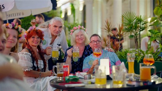 Foreign expats enjoy the colorful nightlife in Hefei, east China's Anhui Province, as they said the city has become more international and foreigner-friendly. #nightlife #China | China Xinhua News