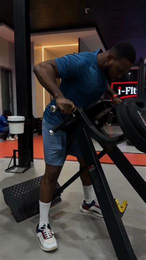 How To Do A T-Bar Row (Machine)