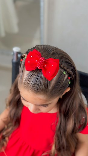 2.4M views · 152K reactions | Penteado do dia + lookinho @infantilita 漣 Comenta EU QUERO para receber os links ✅ . . . . . . . #boavistarr #maedemenina #penteadoinfantil #boavistaroraima #mundorosa #penteados #penteadosfaceis #lookinfantil . . | Penteados Natassia Lima | Facebook