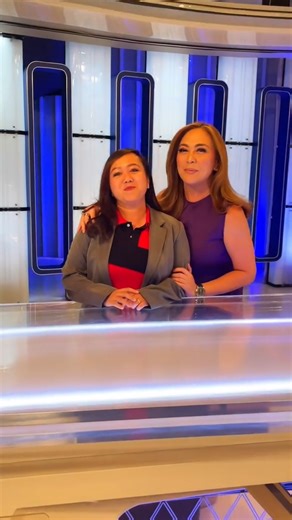 KAREN MEETS KAREN Nagkumustahan sa TV Patrol studio sina ABS-CBN anchor Karen Davila at reporter Karen De Guzman isang araw matapos ang viral moment ni Davila sa live telecast kung saan nabanggit niya ang sariling pangalan imbes ang kay De Guzman sa lead-in ng report. Nakuwento ni De Guzman na ipinangalan nga siya ng nanay kay Davila. | via Anjo Bagaoisan, ABS-CBN News See less | ABS CBN Integrated News & Current Affairs