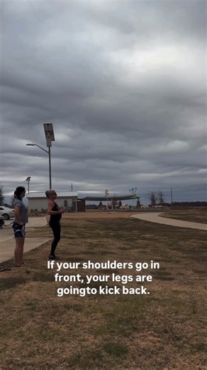 RunRx | Learn to run pain free on Instagram: "Running downhill? Hold your body in line, keep knees bent and pull foot up! You want to hold shoulders over hips to take advantage of the free ride from the downward slope. Keep knees bent to use elasticity for quick pulls and less impact! Try the arms up or hands on hip drill to feel how ‘springy’ you can feel running downhill! ✅out the free 3-2-1 Run on the app or join the coaching membership: runrx.fit #running #runningcommunity #runningcoach #pos