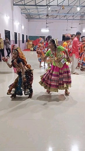 Umra Pul Par Joyi Sadima #reels #reelitfeelit #reelsinstagram #shraddhatribal | Shraddha R. Patel
