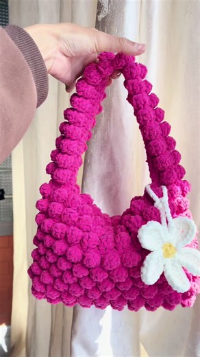 Popcorn crochet bag 🧶🌸ပေါက်ပေါက်ဆုပ်အိတ်ကလေး 🧶🌸 လှရဲ့လားရှင့် 🌸🧶ပန်းရောင်လေးဓါတ်ကျနေလို့😍 #creatorsearchinsights #crochetbag #handmade #foryou #foryoupage