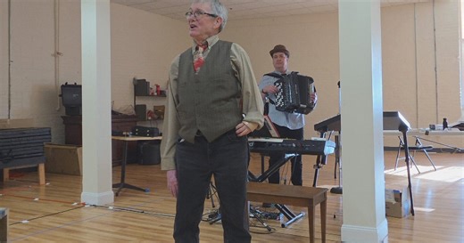 Storyteller Kevin Kling brings new show "Unraveled" to Lowell