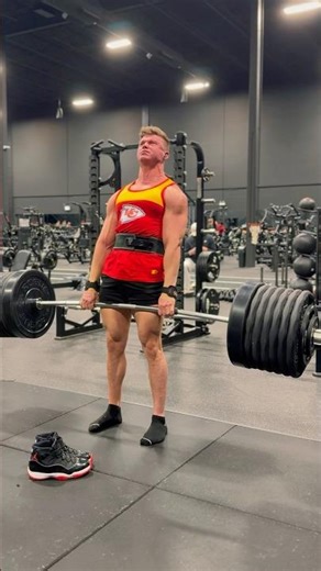 Woke up today and decided to deadlift the Barrie area code😎 #705 #deadlift #strong #strength #pr