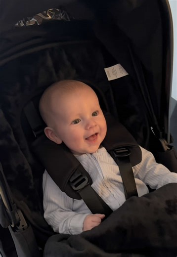 Is it normal to cry when your baby moves out of the bassinet!? 😂🥹 @Mamas & Papas UK #danandamber #4monthsold #parentbloggers #parentsoftiktok #mamasandpapasuk