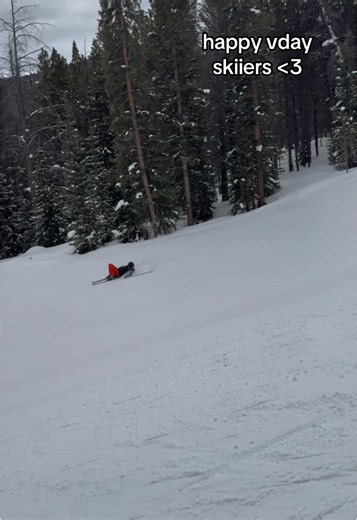 roses are red, violets are blue, I’m wiping out… but August pulls through 🩸💕use code LINERLOVERS for 50% off!! 💌 #onmyperiod #vday