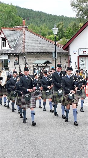 43K views · 2.6K reactions | Pipe Major Scott Oliphant leading Gordonstoun Pipe Band, as they set off marching through Braemar, making their way to the 2025 Braemar Gathering Highland Games. This was in the morning on Saturday 6th September 2025, and they were playing When the Battle's o'er and Lochanside. #braemargathering #gordonstounpipeband #marchingband | Scotland's Pipe Bands | Facebook
