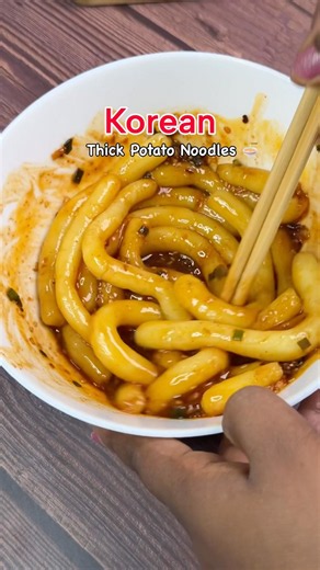 Korean Thick Potato Noodles 🔥🔥🔥 #priyamanishkitchen #shorts #koreannoodles #koreanfood