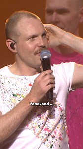 Supriiiise! 🎊 Ga 2026 al zingend in met de Studio 100 SingAlong. 🪩🎤 Tag je party crew hieronder! 📺📱💻 31 december op Pickx #Studio100SingAlong | Pickx