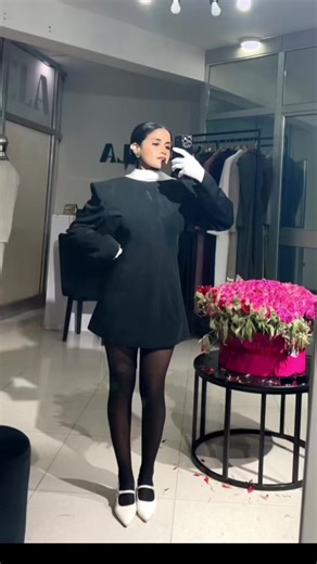 rahela_ (@rahela_)’s videos with 7 rings - Ariana Grande