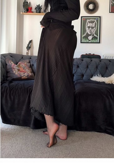 Stylish Maxi Dress and Nylons Outfit Ideas