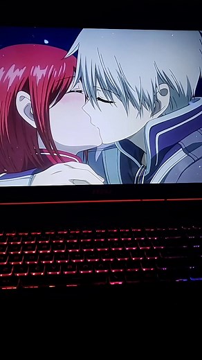 So many of you asked me to add the neck kiss, so here it is 🤭 #snowwhitewiththeredhair #animerecommendation #love #romanceanime #animelover #actionadventure #animekiss #hopelessromanticgirlshit #shirayukixzen #animefangirl #weakintheknees