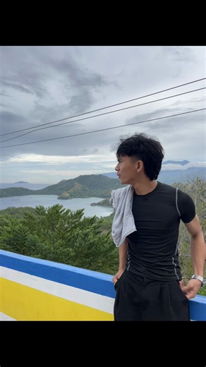 Discover the Benefits of Black Compression Shirts