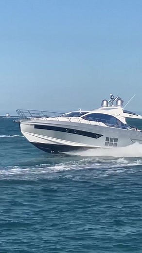 Experience the Luxury of the Azimut 55s Yacht